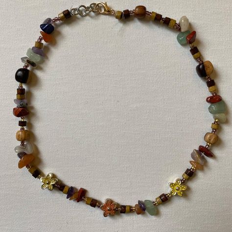 Hippy Jewelry Aesthetic, Earthcore Jewelry, Boygenius Necklace, Jewelry Beads Aesthetic, Hand Made Jewlery, Wire Beaded Jewelry, Vintage Beaded Necklace, Hippy Pfp, Necklace Inspo Beads