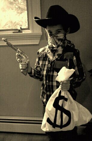 Cowboy Bank Robber Costume Cowboy Costume Kids, Boys Cowboy Costume, Bank Robber Costume, Bandits Costume, Wild West Costumes, Robber Costume, Boys Halloween Costumes Diy, Cowboy Costume, Bank Robber