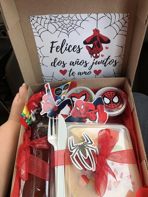 Pose For Photoshoot, Gift Ideas For Artists, 100 Cupcakes, Steam Card, Gifts For Artists, Spiderman Gifts, Spiderman Theme, Gals Photos, The Wedding Cake