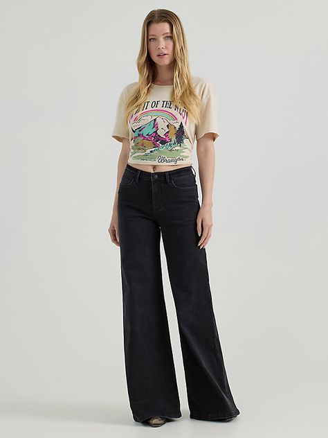 Women's Wide Leg Jean Wide Leg Pants Graphic Tee Outfit, Best Wide Leg Jeans For Women, Mid 30s Fashion Outfits Women, Seattle Street, Wrangler Women, Black Wide Leg Jeans, Chola Style, Wide Legged Jeans, Wrangler Pants