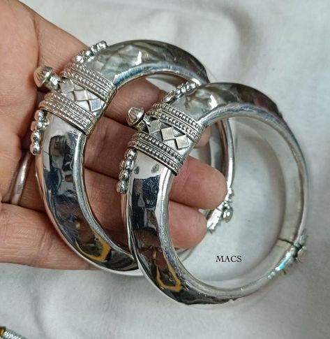 Best Seller Stunning bangles in 925 pure silver ✨ Shop on www.macsjewelry.com For enquiries: * Email: hello@macsjewelry.com * WhatsApp: +91 8655486206 #silverkada #puresilverbangles #silverjewellery #macsjewelry #925silver #kada #925silverjewelry #silver #chandi #silverbangle #silverbangles [ 925 Pure Silver Jewellery, Oxidised Silver Antique Openable Bangle for Women, Silver Kada at best prices, hallmark Silver] Silver Kada, Silver Shop, 925 Silver Jewelry, Oxidized Silver, Silver Bangles, Silver Jewellery, Pure Silver, Best Seller, Hallmark