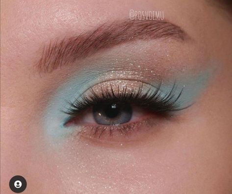 Greek Eye Makeup, Subtle Blue Eyeshadow, Soft Blue Makeup, Makeup Celeste, Sky Blue Makeup, Faerie Makeup, Gold Eyeshadow Looks, Make Up Sposa, Makeup 2022