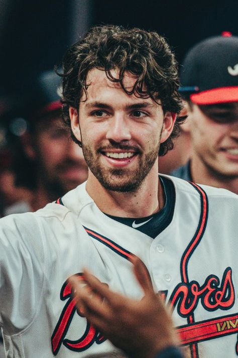 Atlanta Braves shortstop Dansby Swanson.   #Atlanta #AtlantaBraves #Baseball #MLB Dansby Swanson Aesthetic, Dansby Swanson Hair, Dansby Swanson Wallpaper, Mlb Game Outfit, Mlb Sneaker, Mlb Shoes, Mlb Baseball Players, Korea Outfit, Hot Baseball Players