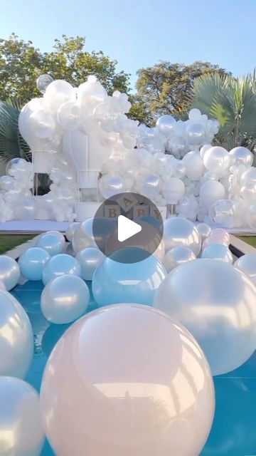 Annie Harutoonian on Instagram: "A gorgeous pearl toned balloon baby gender reveal 🩷🩵 by @raquel_baloes #theeventcollectivex" Pool Gender Reveal Ideas, Gender Reveal Pool Party Ideas, Cool Gender Reveal Ideas Creative, Gender Reveal For Twins, Cool Gender Reveal, Gender Reveal Balloons, Baby Gender Reveal, Reveal Ideas, Baby Reveal