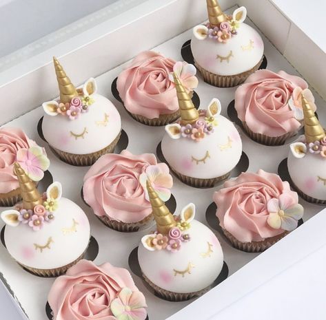 baby shower Tag a friend you would share these yummy unicorn cupcakes with Source: unicorngalaxycom Unicorn Desserts, Savory Cakes, Unicorn Birthday Cake, Creative Cupcakes, Magic Cake, Unicorn Cupcakes, Pumpkin Cake, Unicorn Cake, Cute Desserts