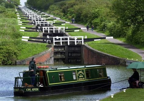 ‘It brings you closer to nature’: How to buy a canal boat and live rent-free on the water - Mirror Online Canal Boats England, British Canals, Barge Boat, Canal Barge, Narrow Boats, Dutch Barge, Canal Boats, Canal Boat, British Countryside