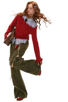 Green Inspo Outfits, 1999 Womens Fashion, Dress On Pants, Of Shoulders Outfit, 90'fashion Outfits, Red Style Outfit, Winter Dress Up Outfits, 90’s Outfit, 90’s Fashion