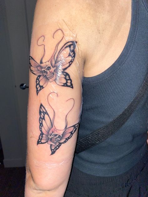 Butterfly Skull Tattoo For Women, Y2k Arm Tattoos, Skull And Butterfly Tattoo, Edgy Butterfly Tattoo, Edgy Butterfly, Nessa Tattoo, Butterfly Skull Tattoo, Butterfly Tattoo Arm, Butterfly Sleeve Tattoo