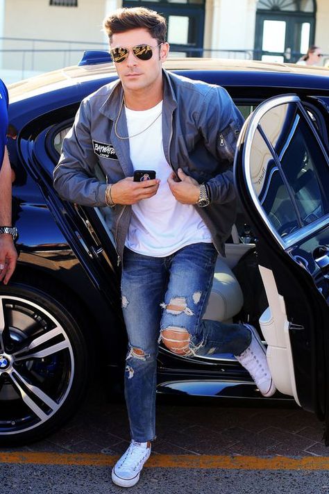 Zac Efron 2023, Zac Efron Style, Zac Efron Pictures, Odd Pictures, Zach Efron, Fashion Shoots, Human Torch, Men Photoshoot, Hollywood Actors