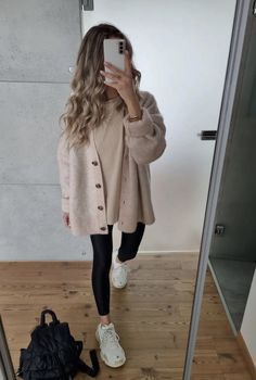 Mood Dark, Office Boss, Home Reading, Looks Pinterest, Winter Fashion Outfits Casual, Fashion Office, Ținută Casual, Pregnancy Outfits, Modieuze Outfits