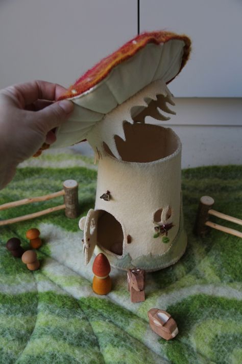 Felt Mushroom House, Twig And Tale Pattern, Felt Mushroom Pattern, Twig And Tale, Diy Waldorf Toys, Felt Mushroom, Felt House, Mushroom Crafts, Waldorf Crafts