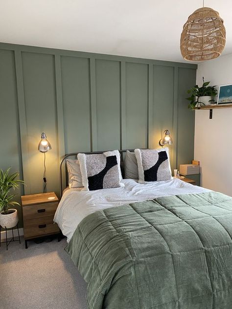 25 Sage Green Bedroom Ideas - Nikki's Plate Sage Bedroom, Green Bedroom Walls, Green Bedroom Decor, Feature Wall Bedroom, Sage Green Bedroom, Casa Country, Dekorasi Kamar Tidur, Green Bedroom, Bilik Tidur