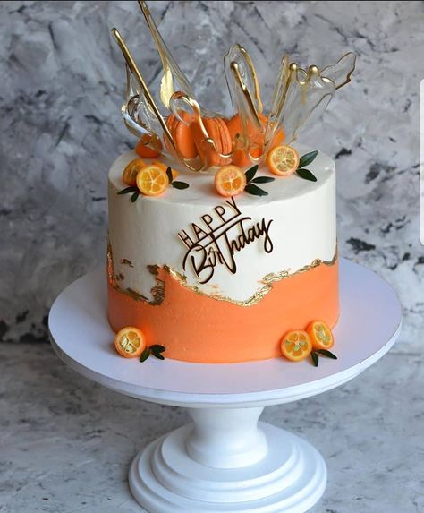 19th Birthday Cakes, Modern Birthday Cakes, Resipi Kek, Unique Birthday Cakes, Elegant Birthday Cakes, Creative Cake Decorating, Cake Decorating Frosting, Fall Cakes, Creative Birthday Cakes