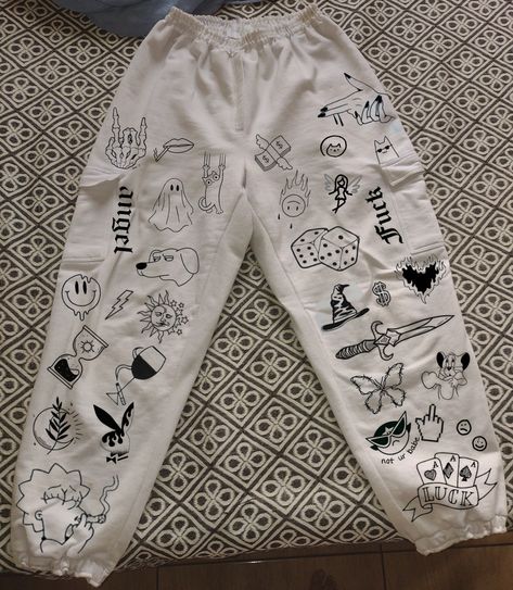 Cargo Painted Pants, Custom Jeans Diy, Bleaching Clothes, Jeans Drawing, Diy Pants, Painted Clothes Diy, Upcycle Clothes Diy, Cargo Pants Outfit, Custom Jeans