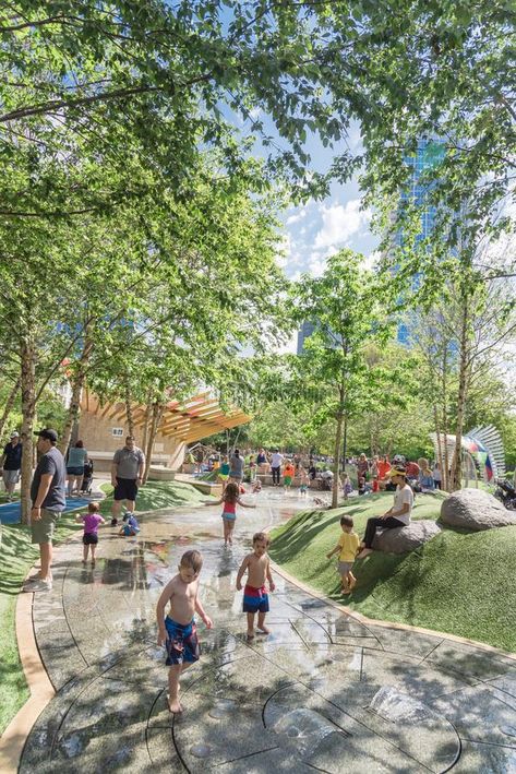 Concrete Seating, Downtown Dallas Texas, Taman Air, Urban Playground, City Parks, Texas Photo, Children Park, Best City, Public Place