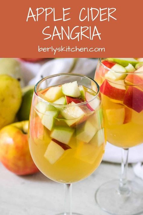 Just in time for Fall, our simple apple sangria recipe! It's features crisp apples combined with white wine, apple cider, and our favorite vodka. #berlyskitchen Sangria Fall, Vodka Sangria, Apple Sangria Recipes, Vodka Drinks Easy, Kahlua Drinks, Cranberry Juice And Vodka, Drinks Lemonade, Making Apple Cider, Recipes For Drinks