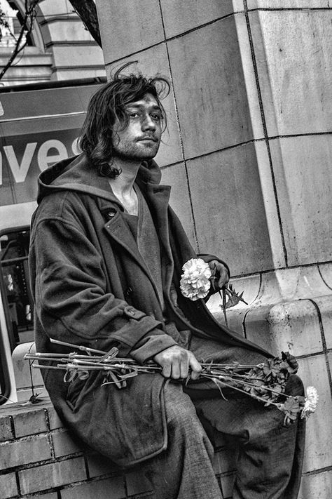 homeless 1980 Homeless People, We Are The World, Helping The Homeless, Bw Photo, Black And White Photographs, People Around The World, Black And White Photography, Street Photography, Portland