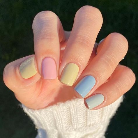 Multicoloured Nails, Best Summer Nail Designs, Different Nails, Two Color Nails, Different Color Nails, Nail Paint Shades, Nail Art For Kids, Multicolored Nails, Simple Spring Nails