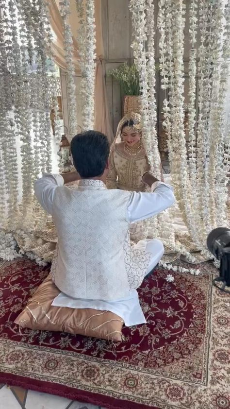 Pakistani couture. Designer is Maha Wajahat Khan. Featuring Hania Amir and Farhan Saeed from Mere Humsafar Nikah Look Pakistani, Hania Amir And Farhan Saeed, Muslim Nikah Dresses, Muslim Jewellery, Stone Outfit, Nikah Dresses, Nikkah Brides, Mere Humsafar, Farhan Saeed