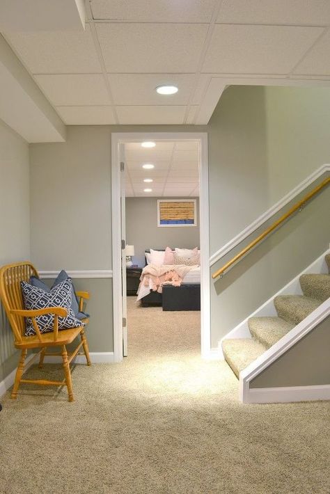 We moved into our house about a year and a half ago. We have been working on redoing everything on the main level and 2nd floor of our house, but haven't really focused much on the basement at all. Here's what the basement bedroom looked like "before". Now that most of our projects are done upstairs, we decided to shift our focus to the basement, so it would coordinate with the rest of our house. We started with our spare bedroom in the basement. It had been sadly neglected and in… Small Basement Makeover, Spare Bedroom Makeover, Basement Remodeling Before And After, Bedroom Makeover Diy, Basement Steps, Small Basement Ideas, Basement Decoration, Basement Painting, Basement Bathroom Remodeling