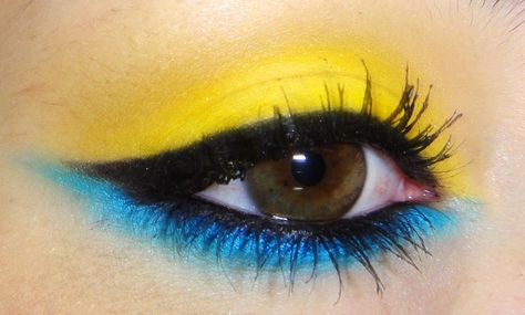 Eyes Yellow And Blue Eyeshadow, Navy Blue Eyeshadow, Disney Eye Makeup, Popping Colors, Pink Eyeshadow Look, Blue Eyeshadow Looks, Yellow Makeup, Eyeshadow For Blue Eyes, Cute Eyeshadow Looks