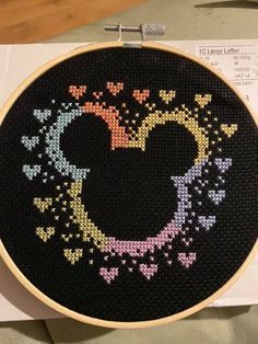 Disney Stitch Cross Stitch Pattern, Mickey Mouse Cross Stitch Patterns, Cross Stiching Ideas, Mickey Cross Stitch, Cross Stitch Patterns Disney, Cross Stitch Patterns Free Disney, Cross Stitch Disney, Silhouettes Disney, Disney Cross Stitch Patterns