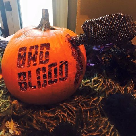 Happy Halloween! #SwiftieStyle Taylor Swift Pumpkin Carving, Taylor Swift Pumpkin, Cute Painted Pumpkin Ideas, Taylor Nation, Cute Pumpkin Carving, Pumkin Carving, Make Your Own Character, Halloween Dance, Pumpkin Carving Designs