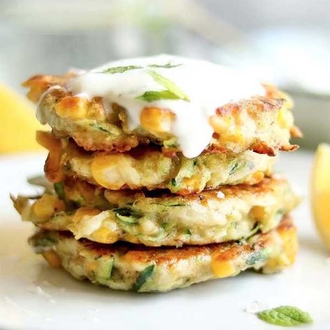 Spiced Courgette & Sweetcorn Fritters Zucchini And Corn Fritters, Cheesy Corn Fritters, Sweetcorn Fritters Recipe, Corn Fritters Recipe, Sweetcorn Fritters, Courgette Fritter, Corn Fritter Recipes, Canning Sweet Corn, Cheesy Corn