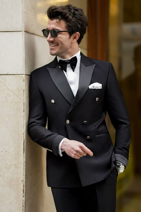 Command attention with our Black Double-Breasted Tuxedo 2-Piece, a symbol of opulent sophistication and timeless style. The double-breasted jacket exudes authority, while the sleek black fabric adds an air of refinement. Perfect for black-tie events, galas, or red carpet affairs, this tuxedo ensures you make a memorable entrance with its impeccable elegance.  #doublebreasted #blacktuxedo #tuxedo #suit #suits #slimfit #menstyle #menfashion #fashioninspo Mens Tux Wedding, Groom And Best Man Suits, Black Tuxedo For Men, Tuxedo For Men Wedding, Coat Suit For Men, White Wedding Suits For Men, Unique Tuxedos, Suits For Men Stylish, Coat Pant For Men