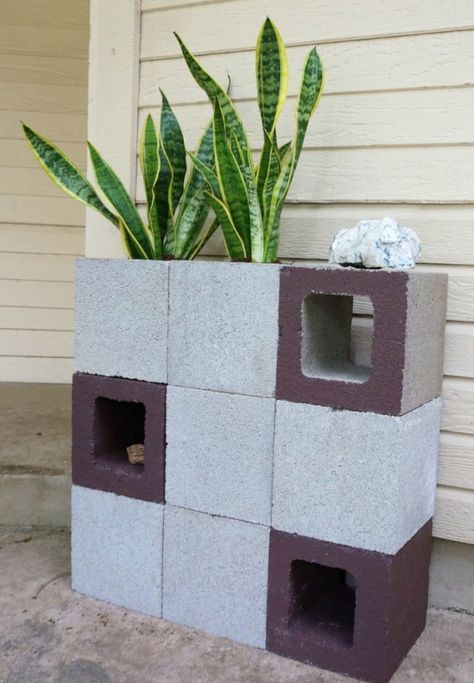 Outdoor Lounge Design, Jeans Planter, Cinderblock Planter, Rustic Candles Diy, Backyard Bbq Pit, Cinder Block Furniture, Cinder Block Garden, Cinder Block Walls, Diy Backyard Patio