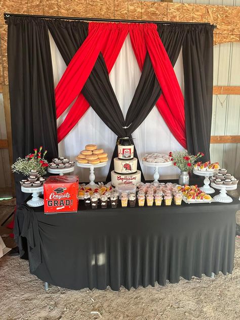 Red Black And White Dessert Table, Dba Graduation, Black And Red Graduation Party Ideas, Red And Black Graduation Party Ideas, Graduation Party Colors, White Dessert Tables, Hollywood Birthday Parties, Hollywood Birthday, White Desserts