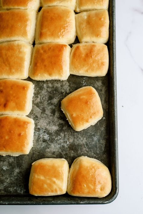 Texas Roadhouse Recipes, Roadhouse Rolls, Texas Roadhouse Rolls, Honey Butter Recipe, Cinnamon Honey Butter, Six Sisters Stuff, Six Sisters, Baked Rolls, Texas Roadhouse