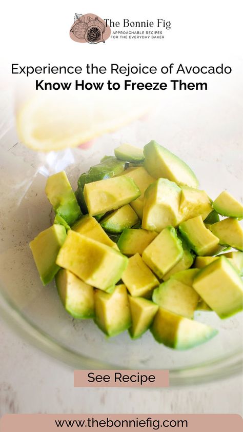 Learn how to freeze avocado chunks in 4 different ways with this complete guide. Keep your avocados fresh and ready to use in smoothies, salads, and more! Visit now!! #freezingavocado #avocadorecipes #healthyfood How To Freeze Avocado, Freeze Avocado, How To Cut Avocado, How To Make Guacamole, Avocado Hummus, Easy Summer Meals, Mashed Avocado, Avocado Smoothie, Vegan Meal Prep