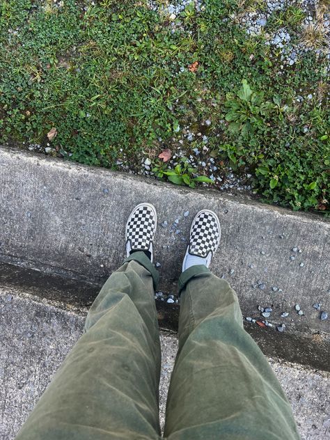 Van Checkered Shoes Outfit, Green Vans Outfit, Vans Slip On Checkerboard Outfit Men, Green Checkered Pants, Green Checkered Vans, White Checkard Vans, Checkered Vans Outfit, 2016 Tumblr Outfits, Vans Outfit Men