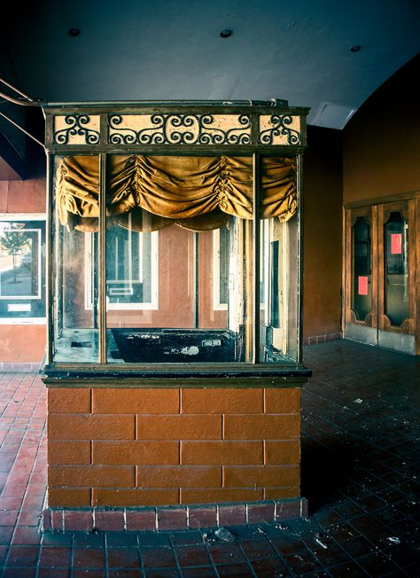 For Sale: Who wants to Buy an Endangered 1920s LA Movie Theatre? By MessyNessy 10TH JUN, 2014 1920s Theatre, Abandoned Cinema, Abandoned Theatre, Theatre Lobby, Art Deco Theater, Vintage Movie Theater, Theatre Inspiration, Home Theater Furniture, Ticket Booth