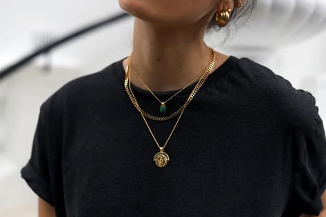 Winter Accessories Jewelry, Gold Layering Necklaces, Missoma Jewellery, Layering Necklaces, Dog Necklace, Classy Jewelry, Cat Necklace, Pet Necklace, Blue Necklace