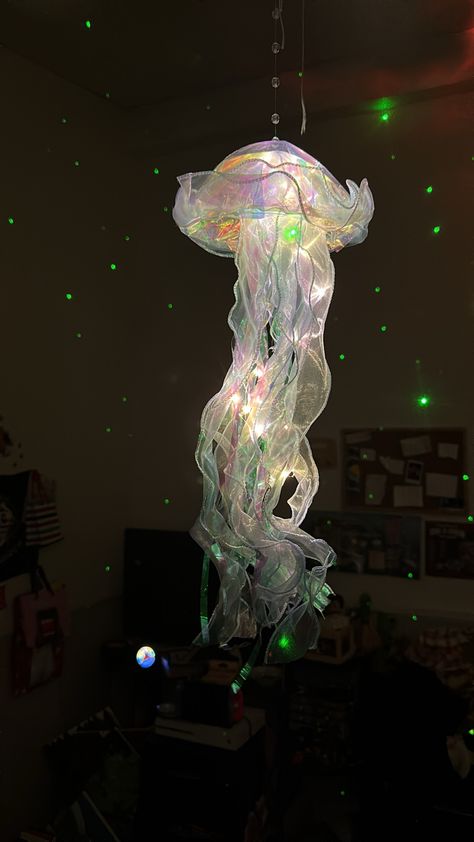 Jellyfish Hanging Lights, Diy Jelly Fish Lantern, Jellyfish Ceiling Decor, Jellyfish Hanging From Ceiling, Jellyfish Bedroom Decor, Jellyfish Lights Diy Hanging Lamps, Diy Jellyfish Lamp, Jellyfish Themed Bedroom, Hanging Jellyfish Decor