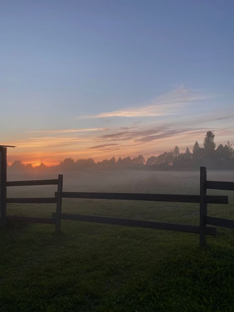 Cottagecore Morning Aesthetic, Hazy Morning Aesthetic, Morning Dawn Aesthetic, Winter Sunrise Mornings, Summer Sunrise Aesthetic, Winter Sunrise Aesthetic, Mid Morning Aesthetic, Calm Morning Aesthetic, Early Evening Aesthetic