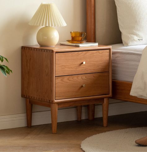 A retro bedside table that you can admire with your eyes closed! North American FAS grade cherry wood with brass embellishments and a literary retro style A variety of specifications are available to meet the needs of large and small capacities. Solid Wood Nightstand, Large Bedside Table, Retro Nightstand, Wooden Night Stand, Boho Bedside Table, Night Stands Bedroom, Large Bedside Tables, Retro Bedside Tables, Bedside Table Styling