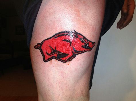 Arkansas Razorbacks tattoo. on my left foot, after I graduate :) Razorback Tattoo, Tattoos Football, Arkansas Tattoo, Woo Pig Sooie, Arkansas Razorback, Tattoo Pictures, Arkansas Razorbacks, Article Design, Picture Tattoos