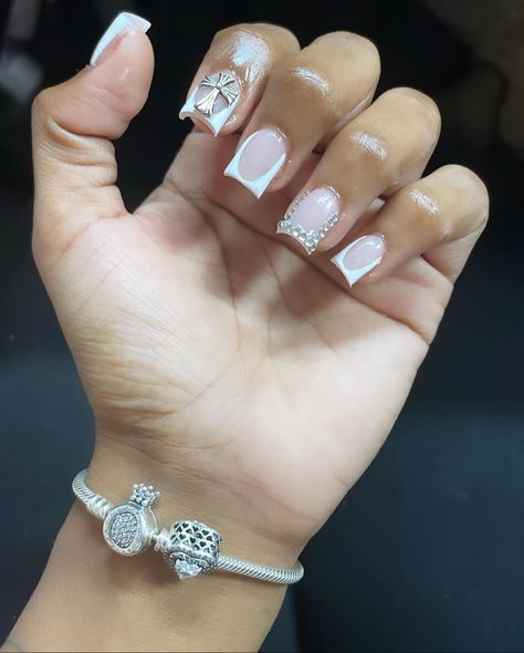 #nails #nailtech #unhasdasemana #nailartist #unhasdegel #naturalnails #longnails #coffinnails #nailaddict #unhaslindas #lovenails #nailpro #nailsaddict #nailinspo #nailsdid #nailsdone #ombrenails #nailsmagazine #nailsofig #nailslove #nailspolish Quartz Nails, Cute Short Nails, Pretty Nail Colors, Duck Nails, Colored Acrylic Nails, Girly Acrylic Nails, French Tip Acrylic Nails, Short Square Acrylic Nails, Nails Only