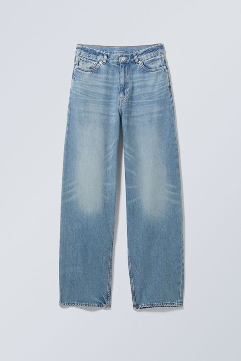 Rail Mid Loose Straight Jeans - Seventeen Blue - Weekday WW Seventeen Blue, Baggy Straight Leg Jeans, Loose Straight Jeans, Swedish Street Style, Loose Fit Jeans, Waist Circumference, Jeans Online, Mid Rise Jeans, Linen Clothes