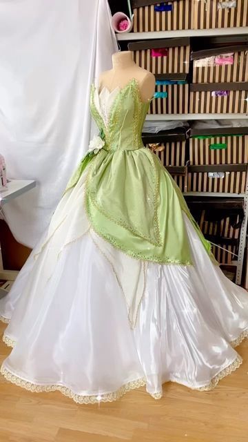 Princess Tiana Prom Dress Ball Gowns, Princess Tiana Ball Gown, Princess Tiana Gown, Princess The Frog Wedding, Princess Tiana Corset, Tiana Princess And The Frog Wedding Dress, Tiana Princess And The Frog Dress, Tiana Themed Quince Dress, Princess And The Frog Dresses