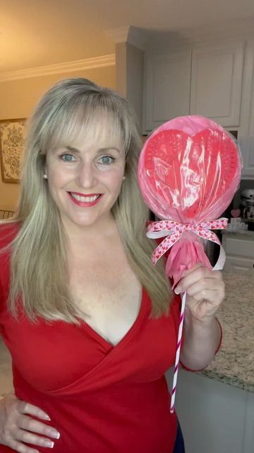 Kids Valentines For Classmates, Lollipop Plates Valentines For Kids, Valentines Day Lollipops, Diy Valentines Lollipop, Louisianawoman1 Crafts, Paper Plate Lollipop Filled With Candy, Valentines Day Lollipop Craft, Valentine Lollipop Ideas Diy, Diy Lollipop Valentines For Kids