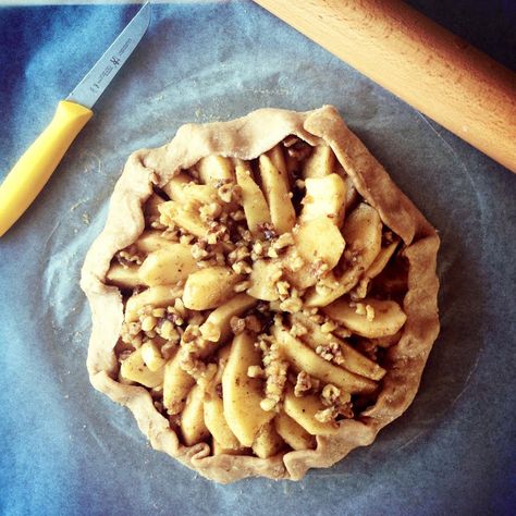 Apple Brie, Apple Tart Recipe, Apple Galette, Galette Recipe, Baked Brie, My Posts, Christmas Appetizers, Baking Cupcakes, Baked Apples