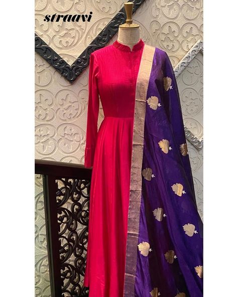 Straavi on Instagram: “Art of combining the two contrasting colours makes your outfit stand out in the dark. The elegance of Traditional Anarkali with contrasting…” Ikkat Half Saree Designs, Traditional Anarkali, Lehenga Outfit, Ethnic Fashion Indian, Plain Suits, Simple Anarkali, Sari Style, Pattu Dress, Silk Kurti Designs