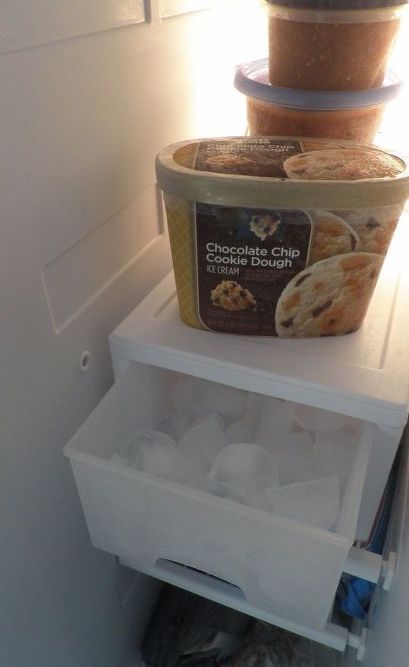 If you don’t have a fancy ice making freezer, make ice cubes and store them in a sterelite drawer! Chocolate Chip Cookie Dough Ice Cream, Plastic Drawer, Diy Hanging Shelves, Cookie Dough Ice Cream, Ice Storage, Ice Makers, Freezer Storage, Wine Bottle Diy Crafts, Wine Bottle Diy