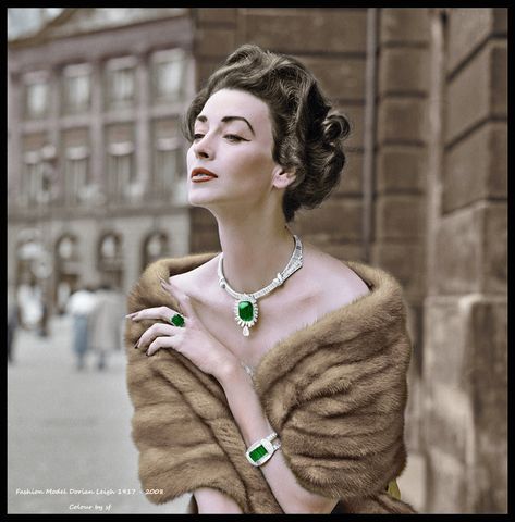 Paris 1950s, Dorian Leigh, Fur Coat Vintage, Vintage Fashion Photography, Vintage Fur, Couture Vintage, Vintage Models, Moda Vintage, Fur Fashion