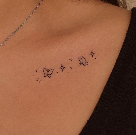 Tattoo Borboleta, Symbole Tattoo, Collarbone Tattoos, Cute Simple Tattoos, Basic Tattoos, Small Girly Tattoos, Tattoos For Men And Women, Tatoo Inspiration, Butterfly Tattoos For Women