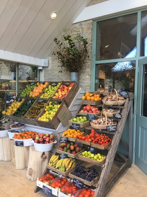 Farmers Market Stand, Fruit And Veg Shop, Farmers Market Booth, Farmers Market Display, Produce Market, Japanese Grocery, Grocery Market, Vegetable Shop, Grocery Store Design